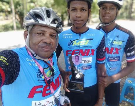 Club Fénix envía a dos de sus ciclistas al llamado a convocatoria de FEDOCI