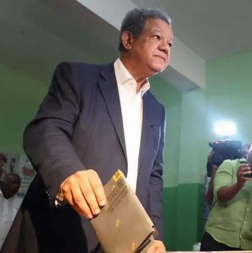 Leonel votará este domingo a las 11:00 am en la escuela República Dominicana