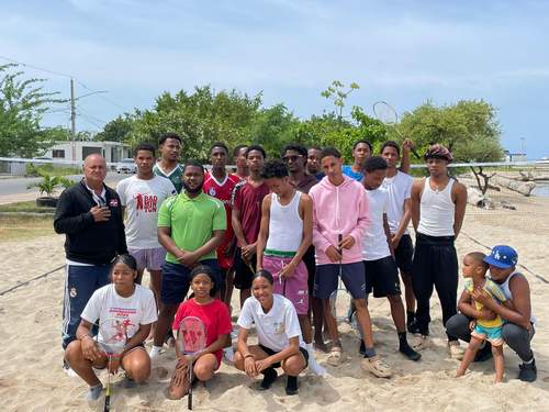 FEDOBAD lleva el «Air Bádminton a playas de Azua y San Pedro de Macorís