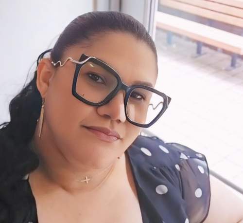 Nelly Tavarez llama a la ética y coherencia ministerial en poderosa entrega de su programa  Devocionales